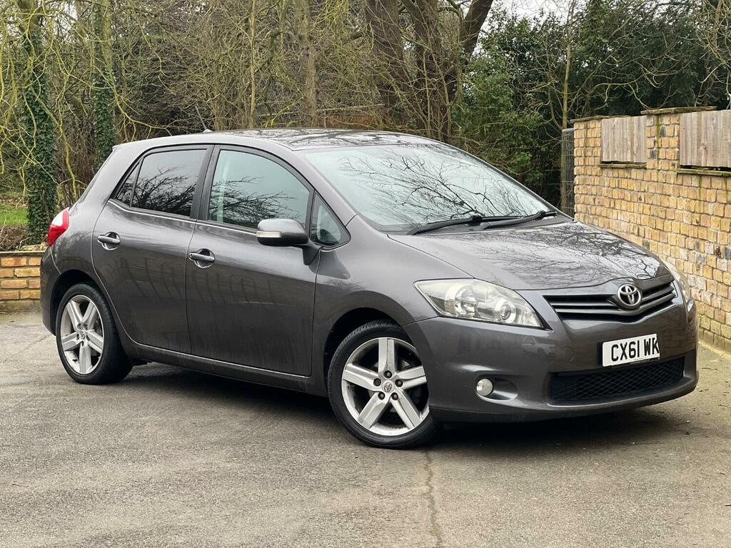 Toyota Auris Hatchback 1.6 V-matic Sr 2011 CX61WKE Grey #2
