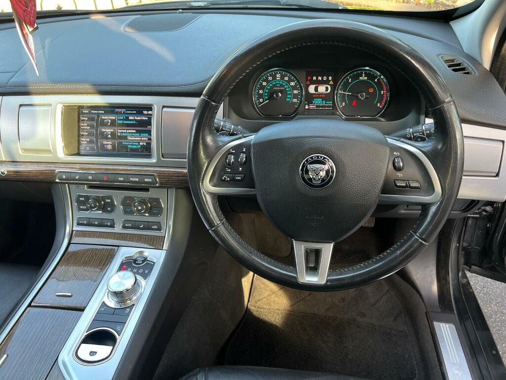 Jaguar XF Saloon 2.2 D Luxury 2015 CU65VZH Grey #6