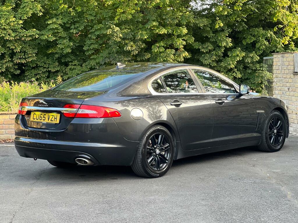 Jaguar XF Saloon 2.2 D Luxury 2015 CU65VZH Grey #3