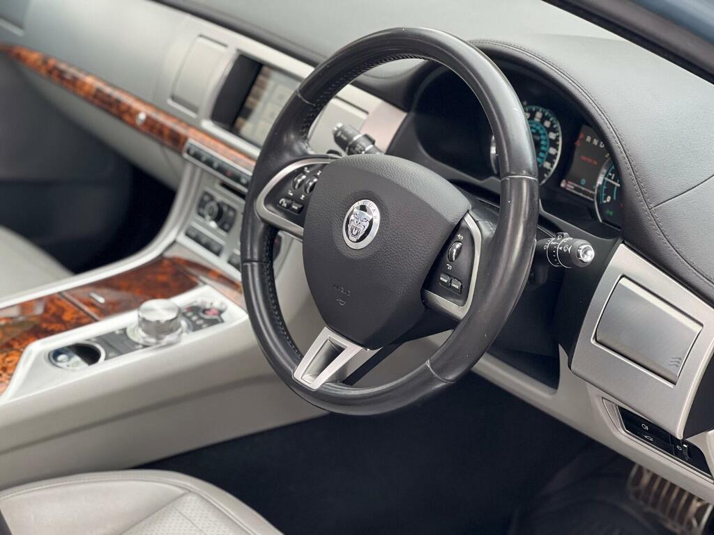 Jaguar XF Saloon 3.0 D S V6 Premium Luxury 2013 YF13MYP Blue #4