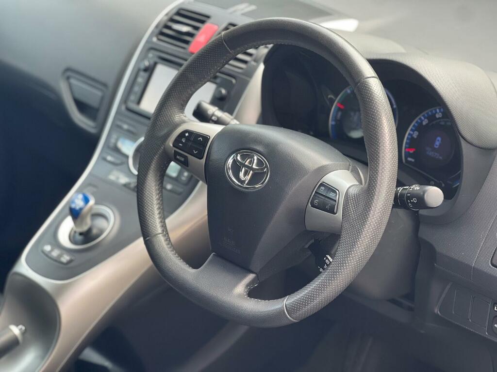 Toyota Auris Hatchback 1.8 Vvt-h T Spirit 2012 Blue #3