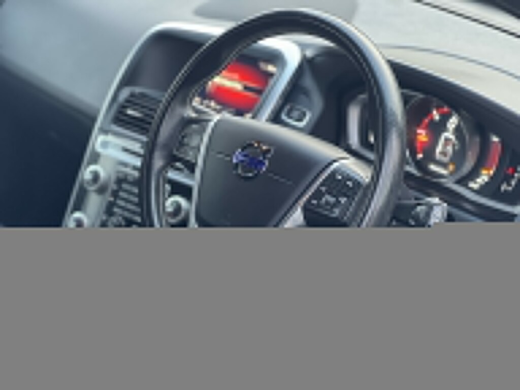 Volvo XC60 Suv 2.4 R-design Lux Nav D4 Awd 2017 White #5