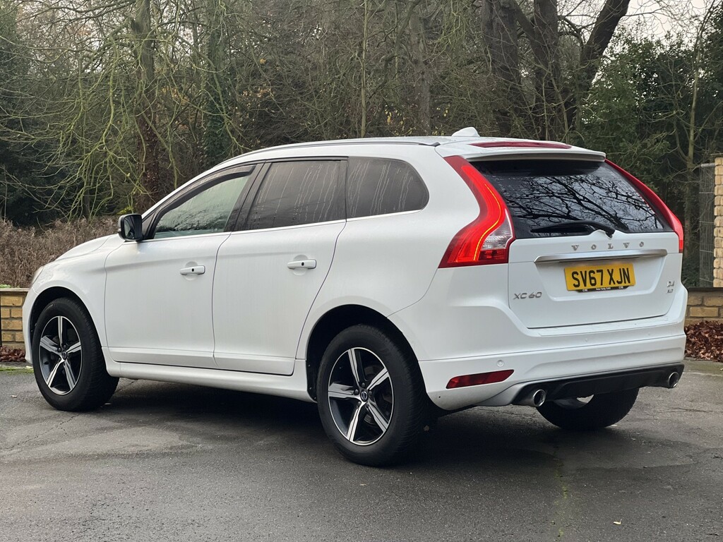 Volvo XC60 Suv 2.4 R-design Lux Nav D4 Awd 2017 White #4