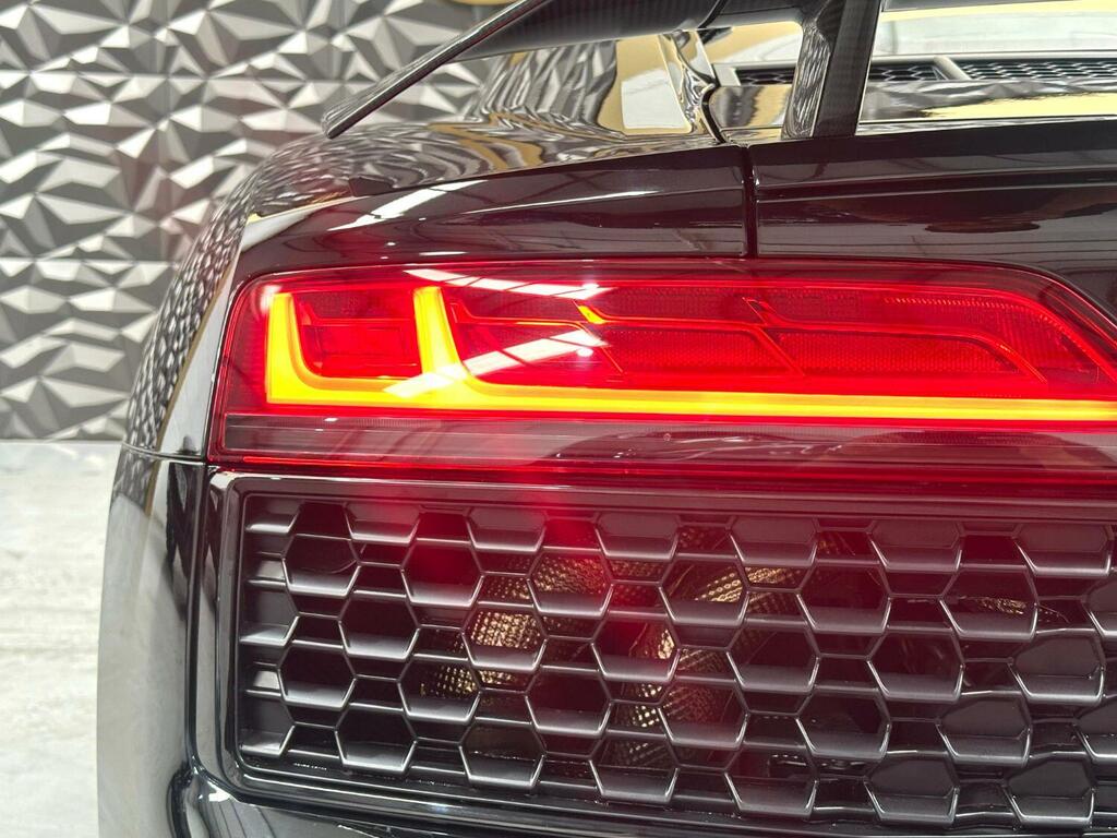 Audi R8 5.2 Fsi V10 Performance Black #6