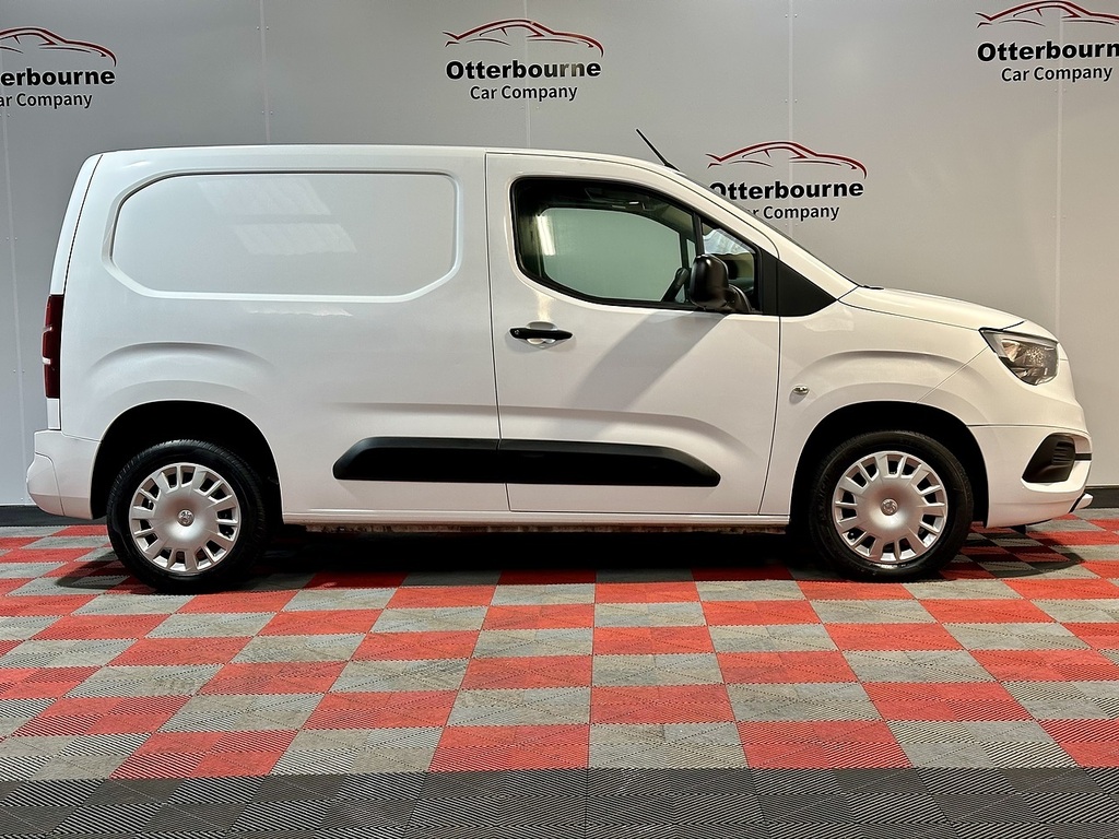Vauxhall Combo Turbo D 2300 Sportive DL70LCV White #5