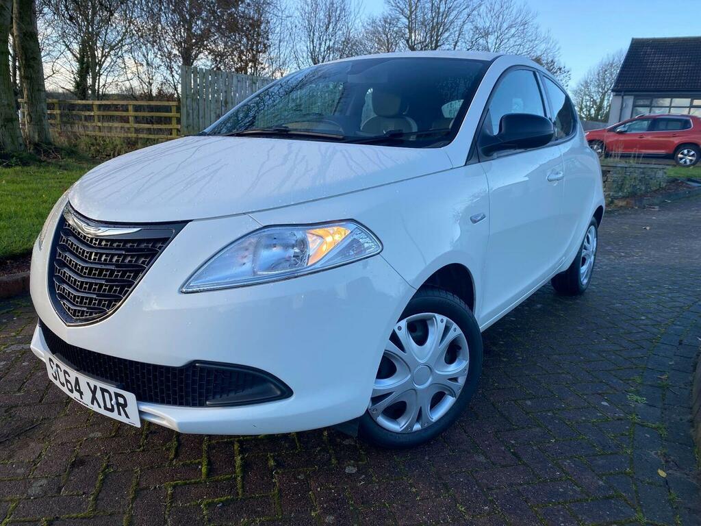 Chrysler Ypsilon 1.2 Silver Euro 6 201464 White