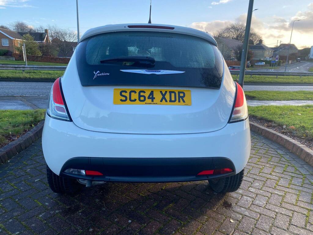 Chrysler Ypsilon 1.2 Silver Euro 6 201464 White #3