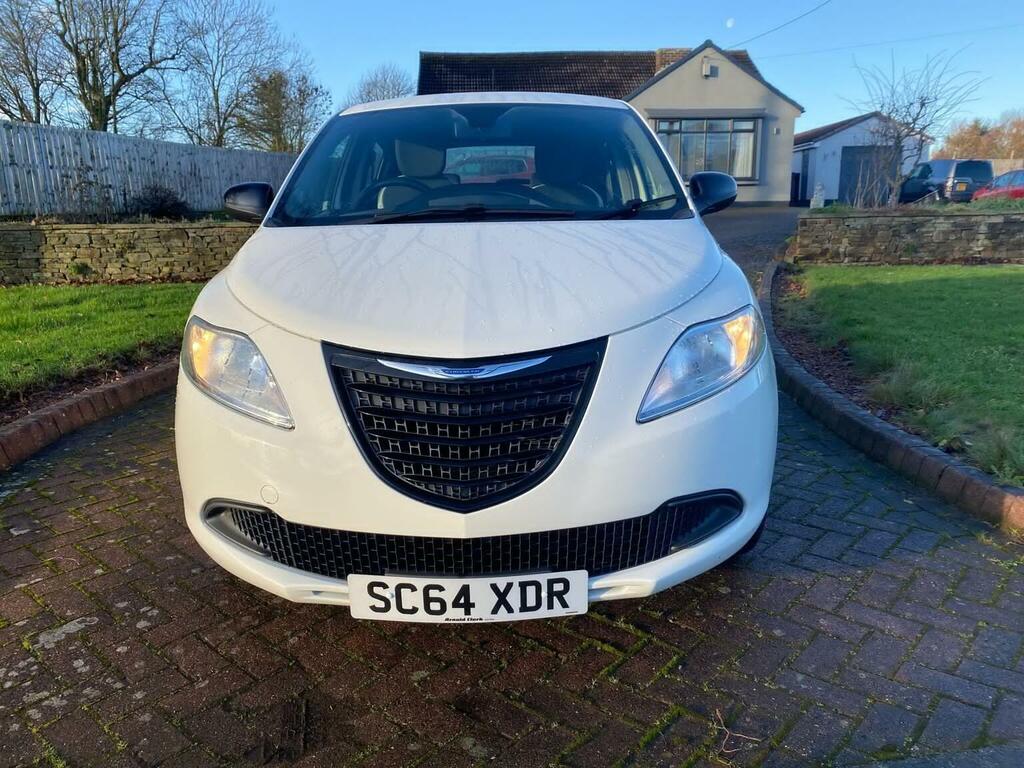Chrysler Ypsilon 1.2 Silver Euro 6 201464 White #5
