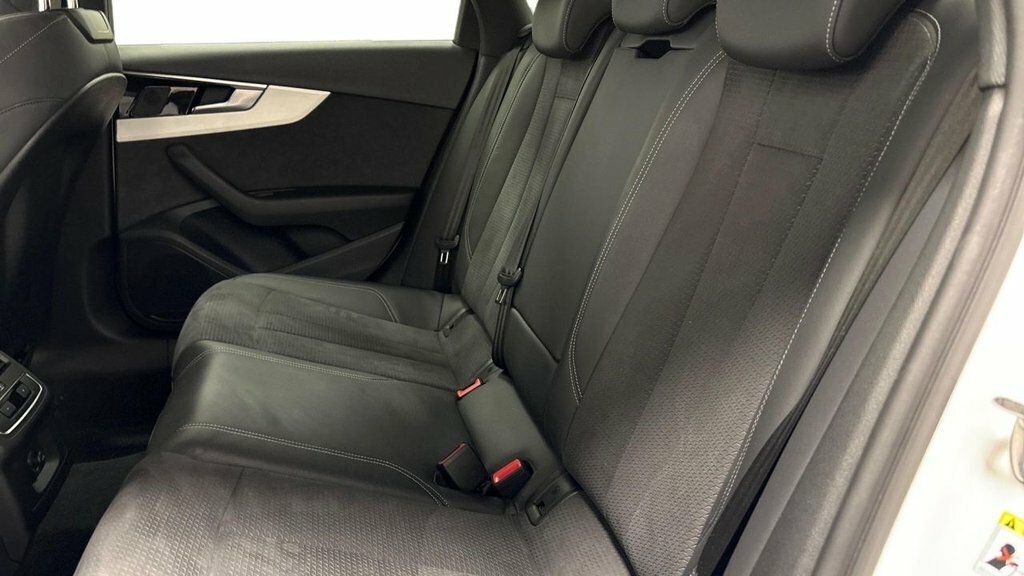 Audi A4 2L S Line YH72NPP White #4