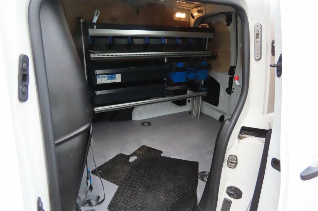 Vauxhall Combo 1.5L Edition VK71HJF White #4