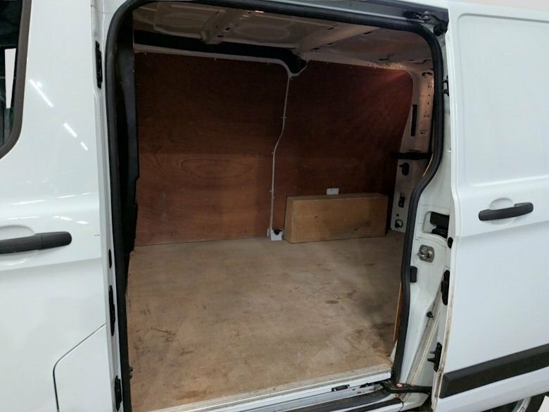 Ford Transit Custom 2L Leader HG72KZC White #4