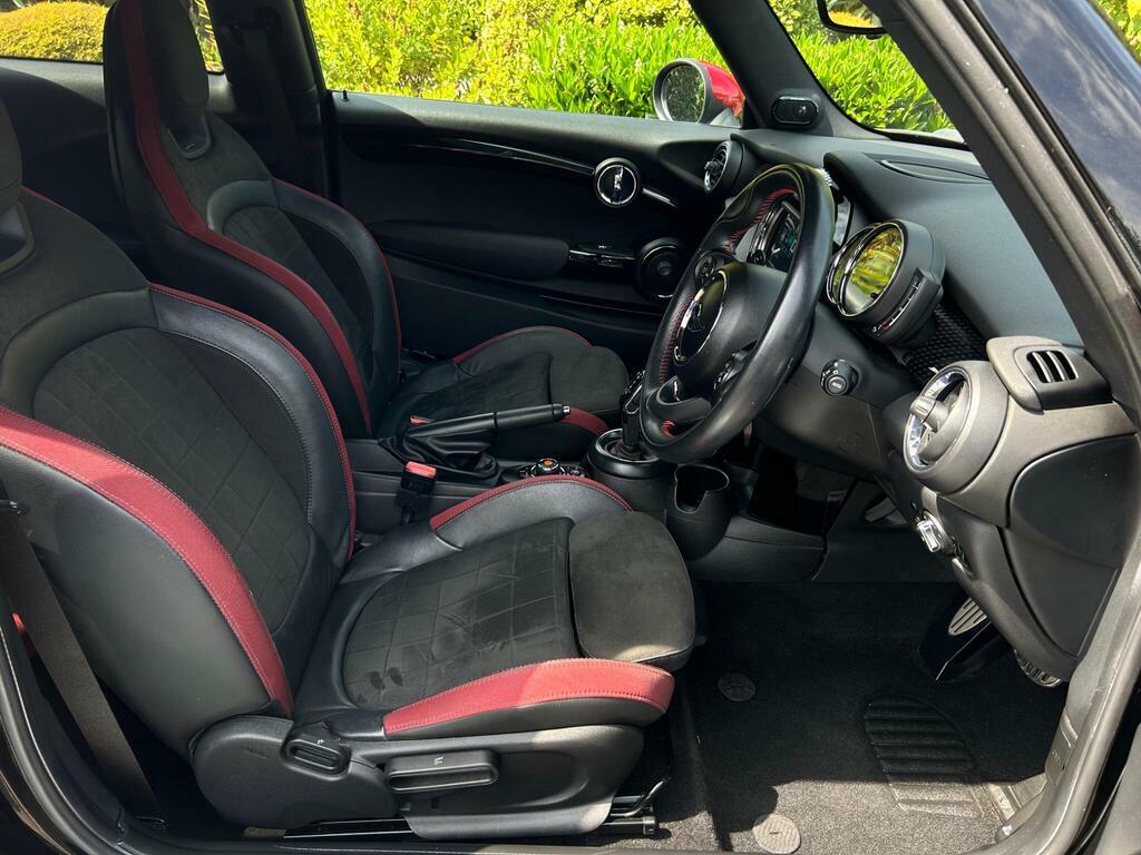 Mini Hatch 2.0 John Cooper Works Euro 6 S S EK18GVN Black #3
