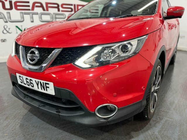 Nissan Qashqai 1.6 Dig-t Tekna Suv 2Wd Euro 6 Red #5