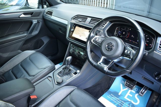 Volkswagen Tiguan 2019 2.0 Tdi R-line Suv Dsg 4Motion Eur KL68BWN Black #2