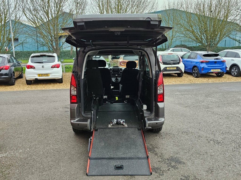 Peugeot Partner Tepee 1.6L Allure Grey #2
