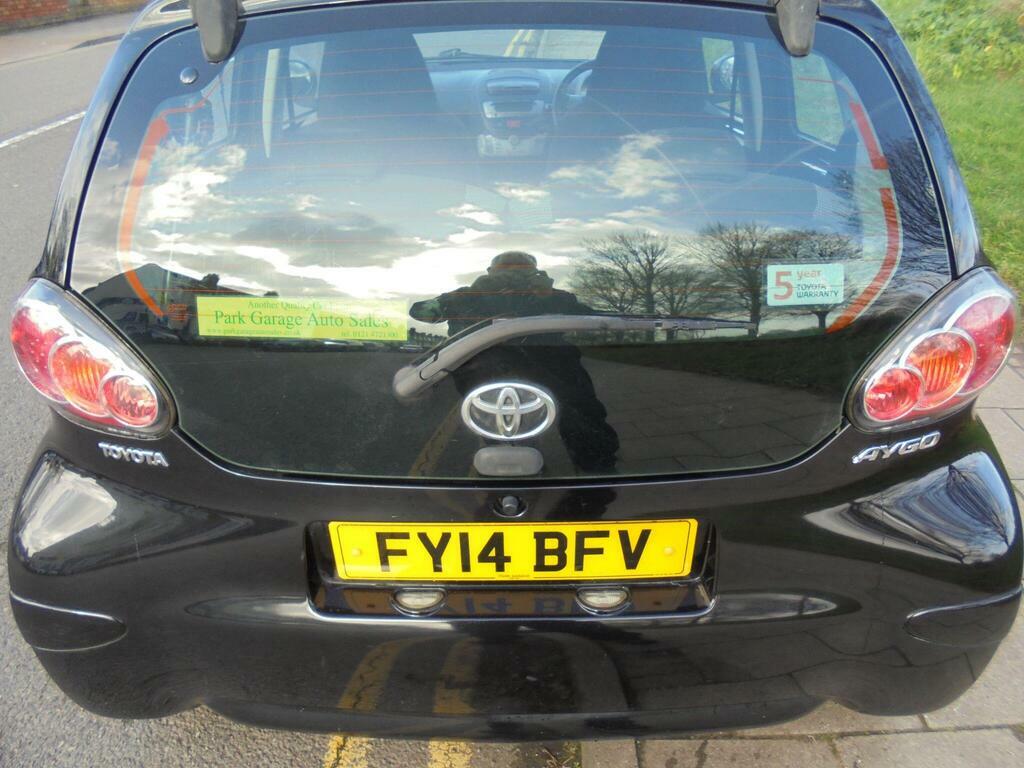 Toyota Aygo 1.0 Vvt-i Move Euro 5 FY14BFV Black #3