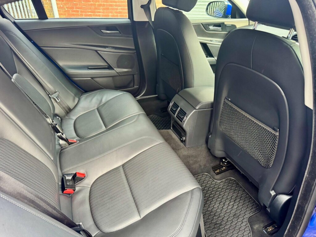 Jaguar XE 2.0D Portfolio Awd Euro 6 Ss LRZ333 #5
