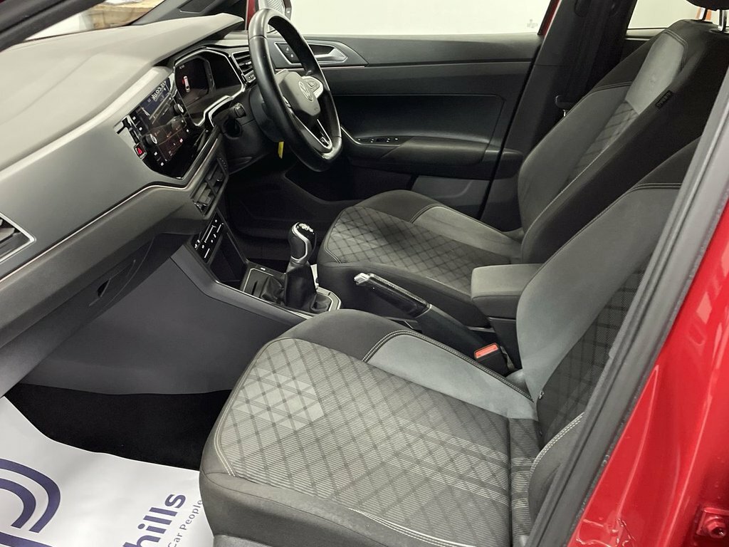 Volkswagen Polo 1L R-line DA22UZE Red #4