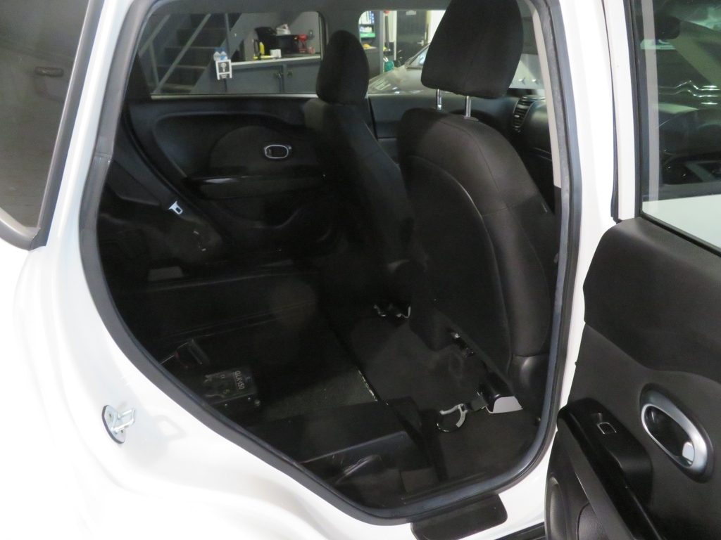 Kia Soul Hatchback KJ19NWX White #5