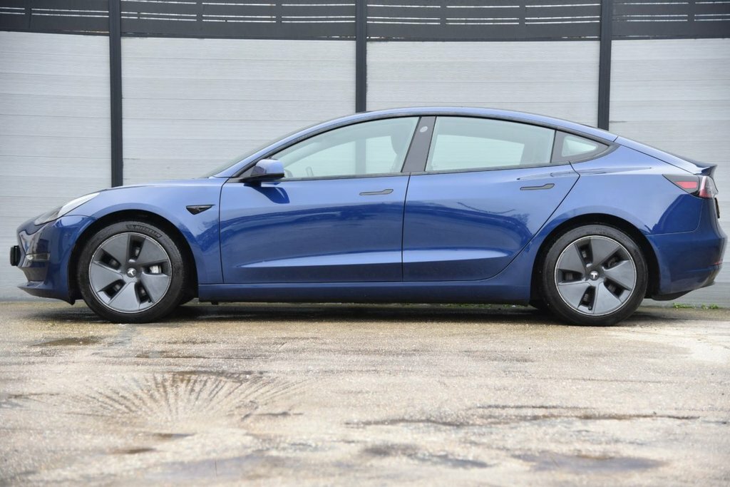 Tesla Model 3 Saloon GL70RNN Blue #6