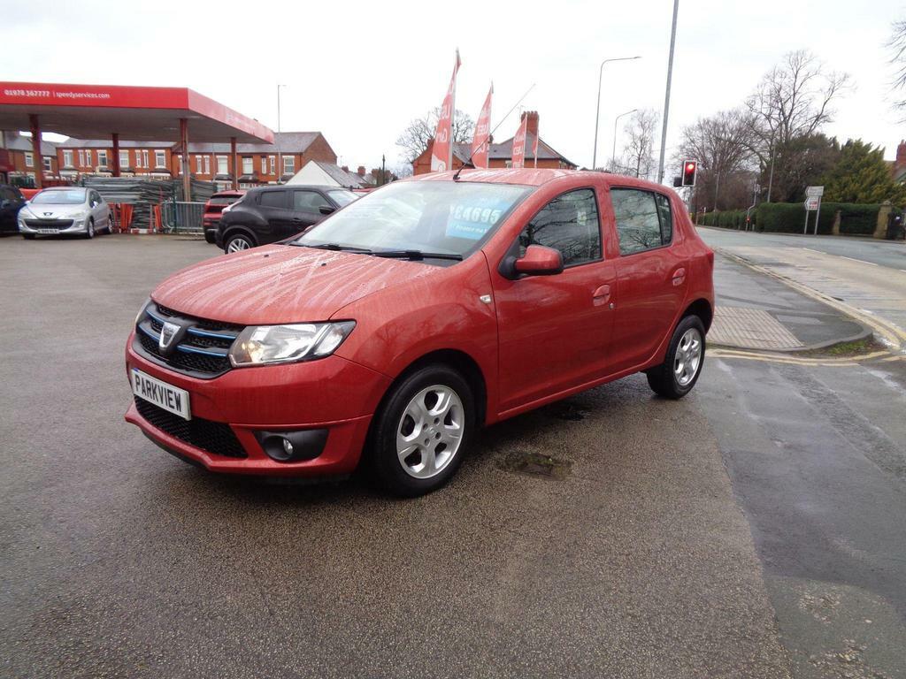Dacia Sandero 1.5 Dci Laureate Euro 5 Red #4