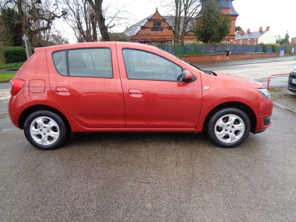 Dacia Sandero 1.5 Dci Laureate Euro 5 Red #2