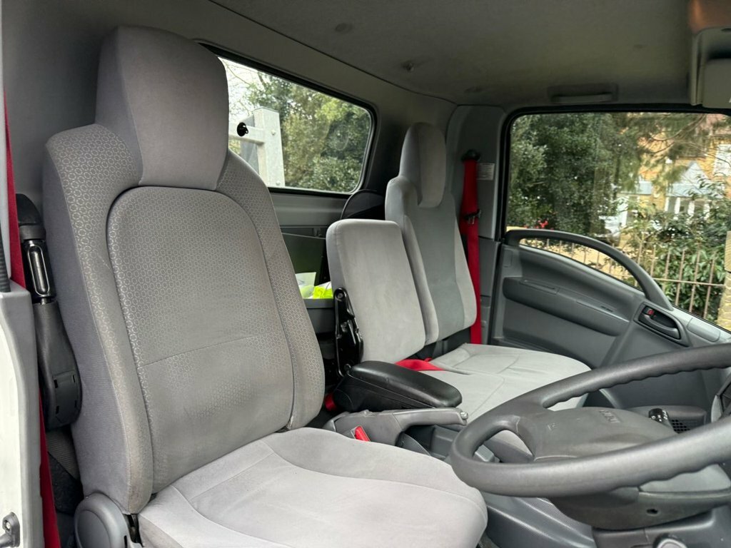 Isuzu Diesel LN69XNF White #3