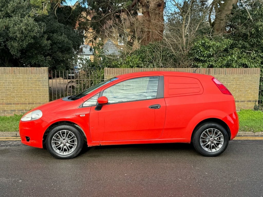 Fiat Grande Punto 1.3L Active Red #4