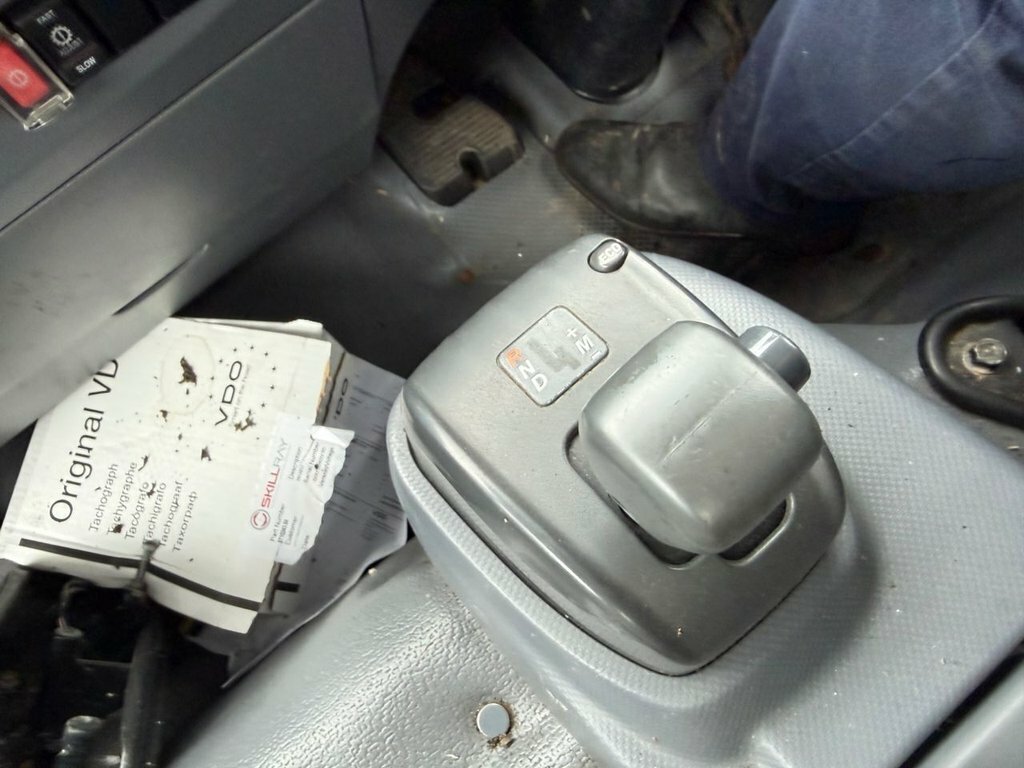 Isuzu 5.2 L White #13