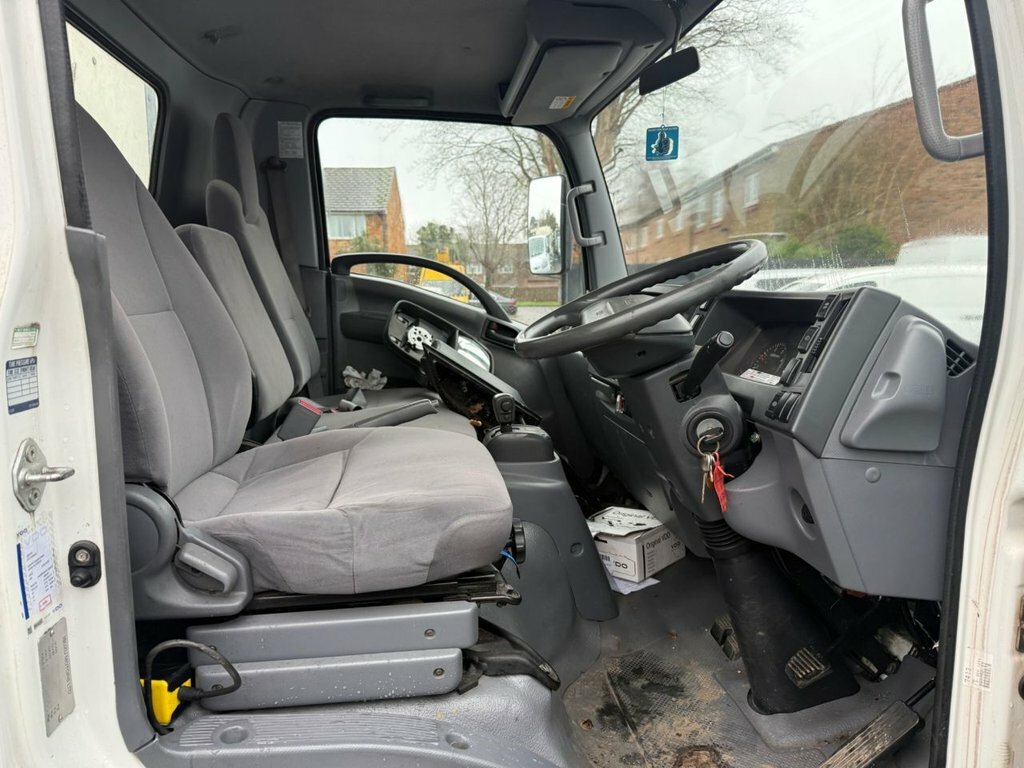 Isuzu 5.2 L White #12