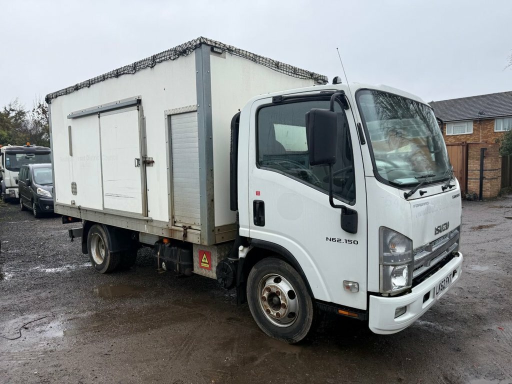 Isuzu 5.2 L White #4