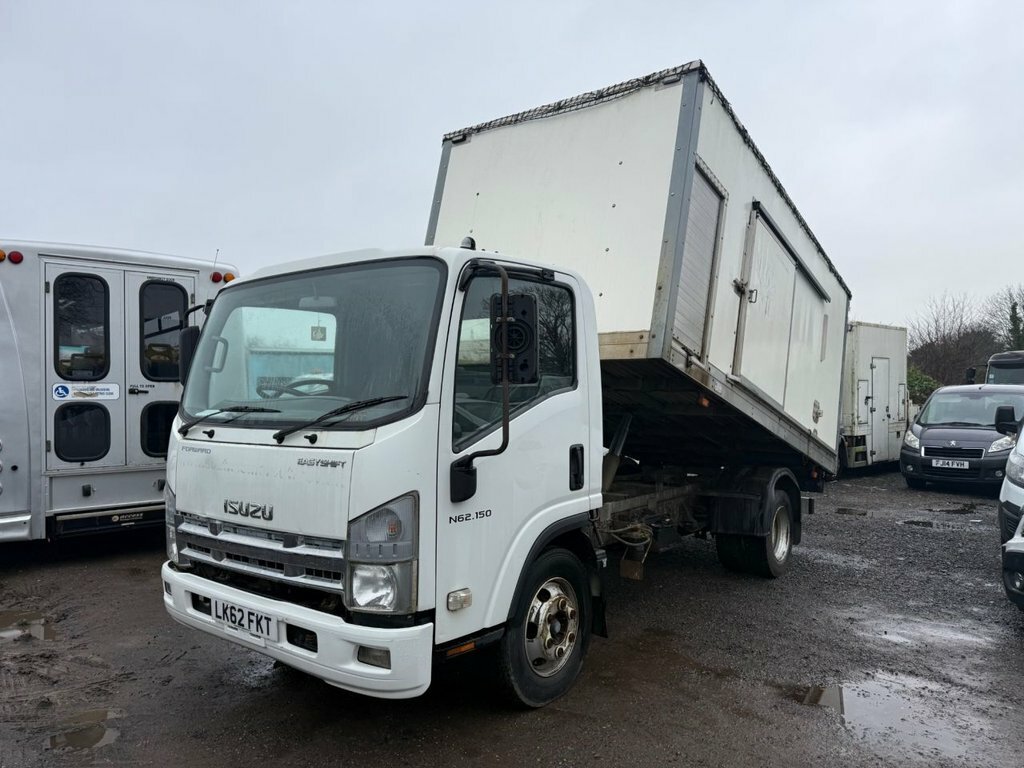 Isuzu 5.2 L White #2
