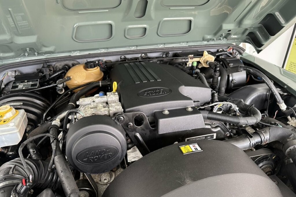 Land Rover Defender 90 Xs 2.2 Soft Top LV12ATK Green #2