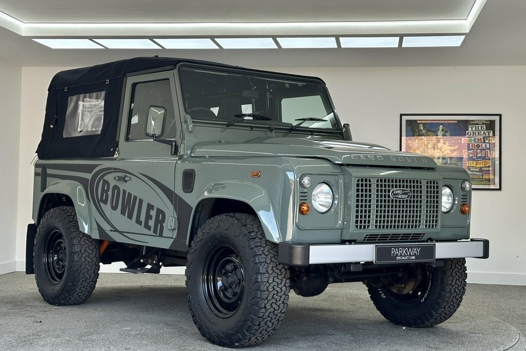Land Rover Defender 90 Bowler Soft Top GX63KZM Green #6