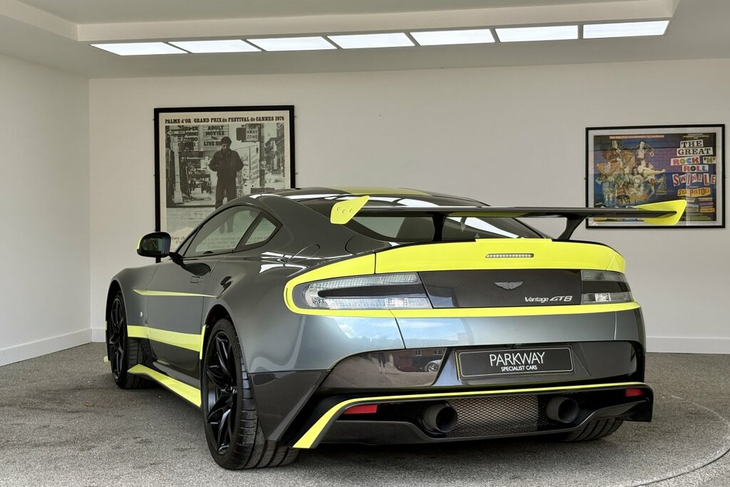 Aston Martin Vantage 4.7 V8 Gt8 Coupe Green #5