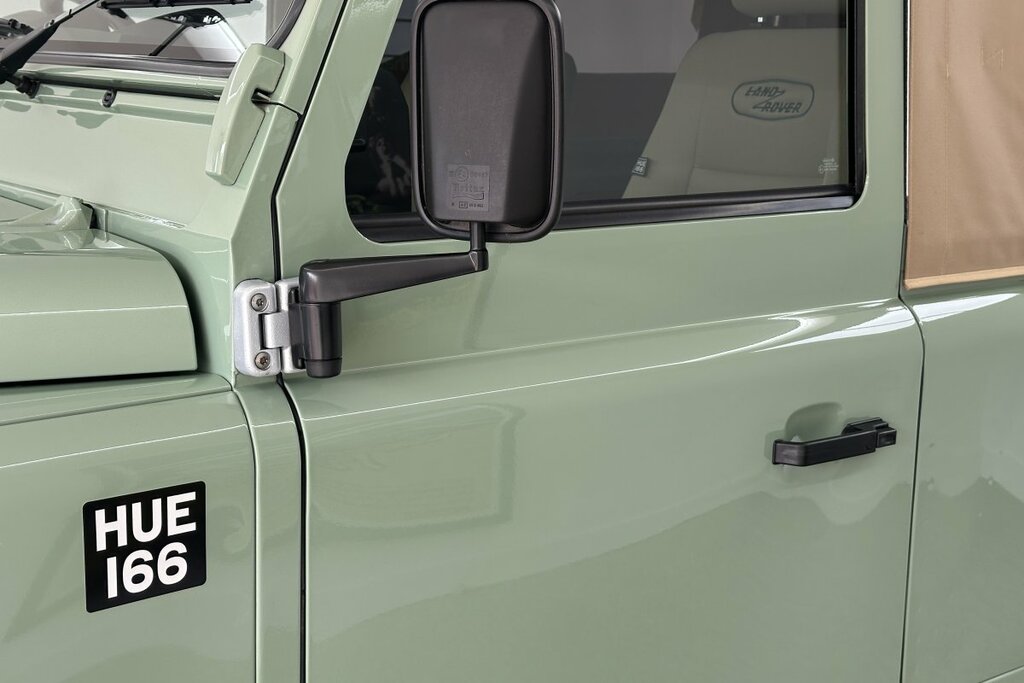 Land Rover Defender 90 Heritage Soft Top GY65SZV Green #4