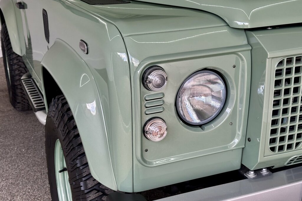 Land Rover Defender 90 Heritage Soft Top GY65SZV Green #2