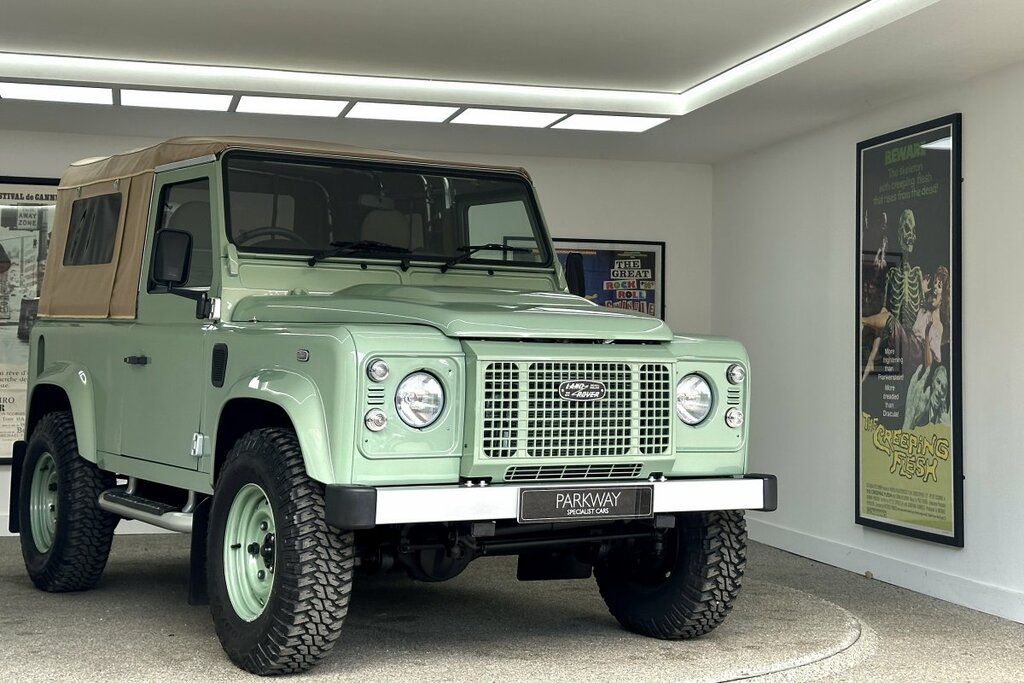 Land Rover Defender 90 Heritage Soft Top Green