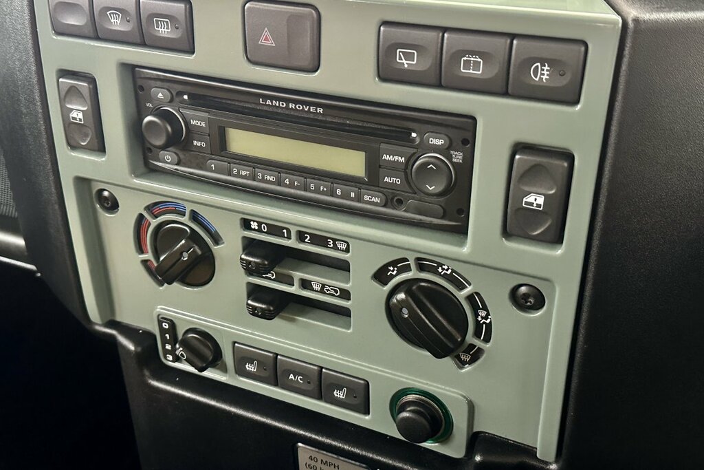 Land Rover Defender 110 Xs Heritage Style VO12RDX Green #3