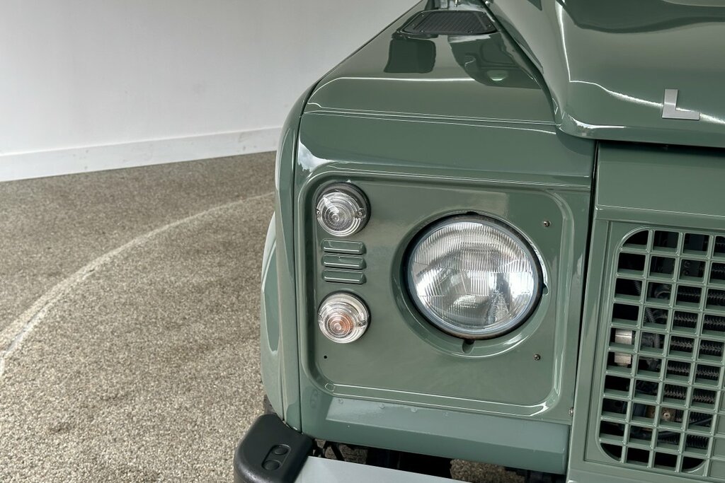 Land Rover Defender 110 Xs Heritage Style VO12RDX Green #6