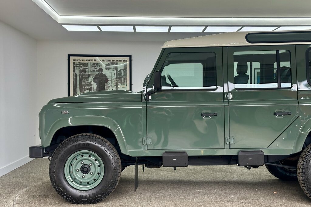 Land Rover Defender 110 Xs Heritage Style VO12RDX Green #5