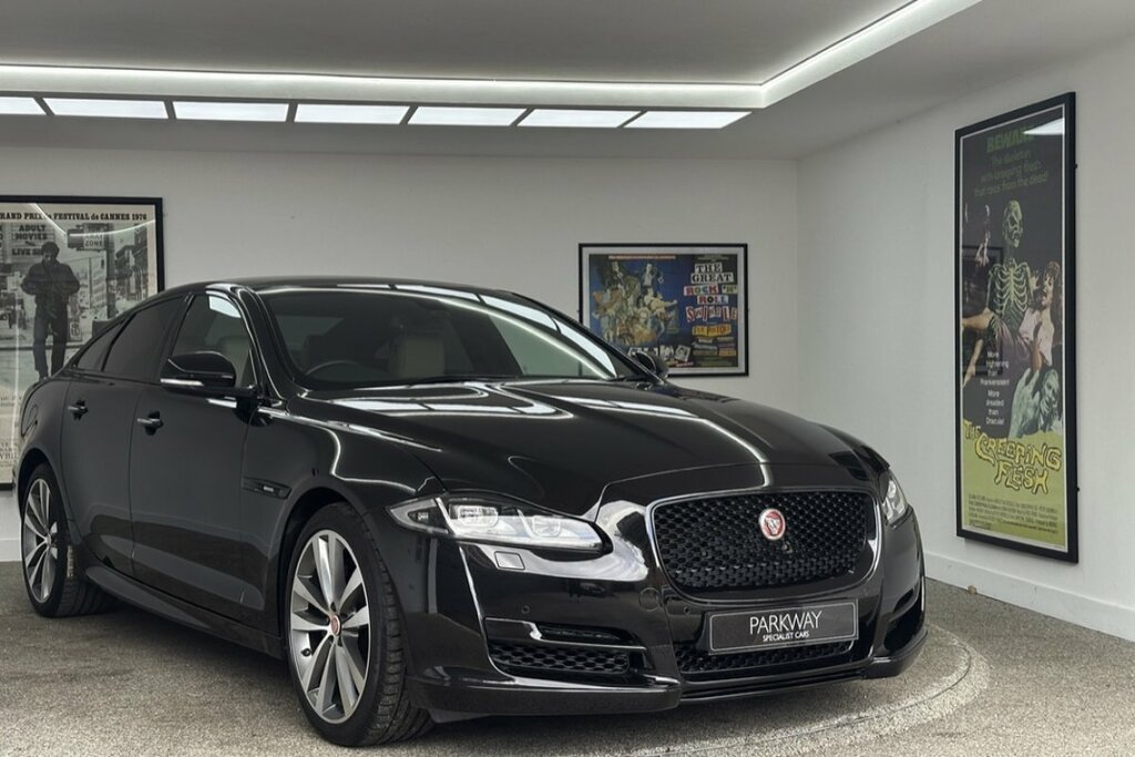 Jaguar XJ 3.0D V6 R-sport Black