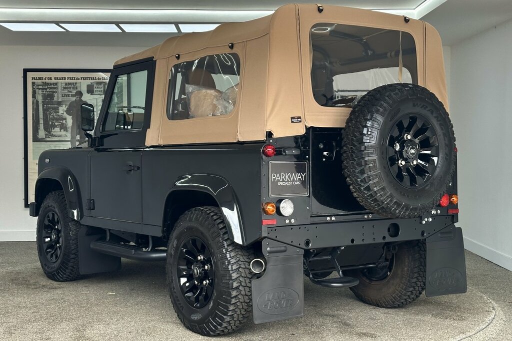Land Rover Defender 90 2.2 Black Edition S Top WJI1386 Black #6