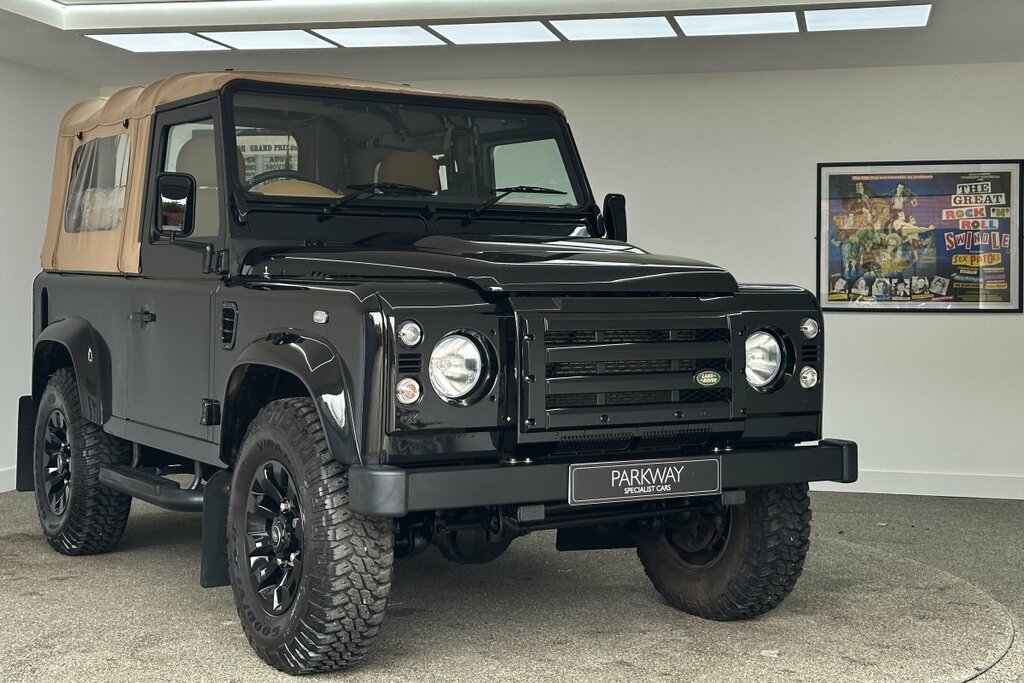 Land Rover Defender 90 2.2 Black Edition S Top WJI1386 Black #2