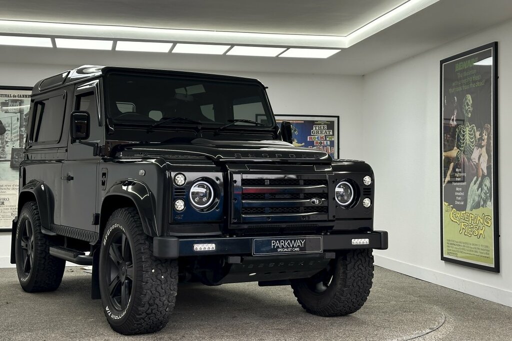 Land Rover Defender 90 2.2 Bespoke Black