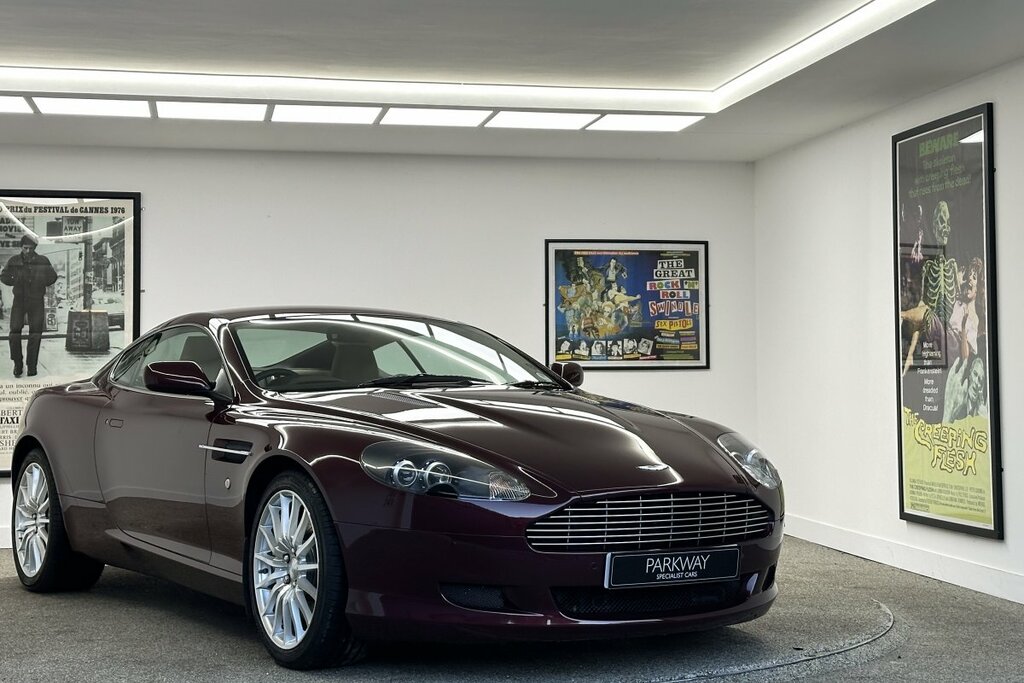 Aston Martin DB9 6.0 V12 Coupe LJ08EVM Red