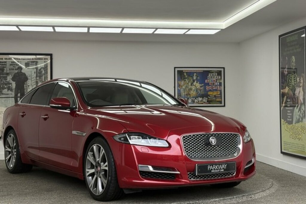 Jaguar XJ 3.0D Portfolio Red