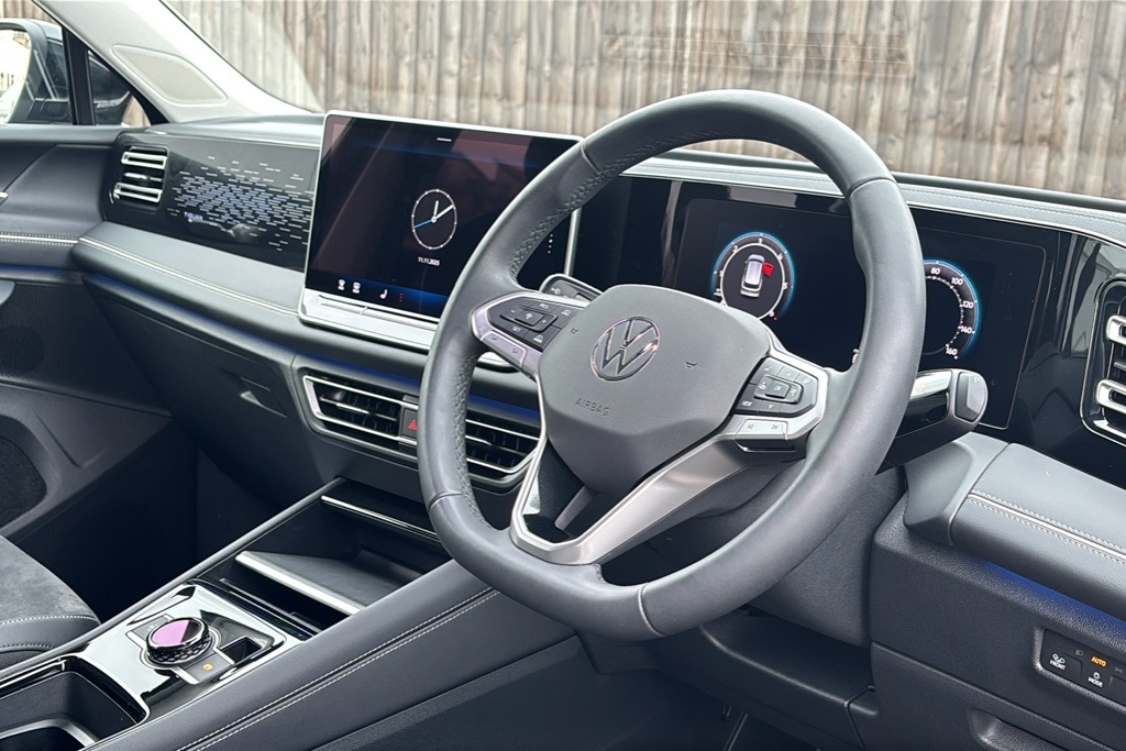 Volkswagen Tiguan 2.0 Tdi Elegance Dsg 150 Ps KP25JYN Black #6