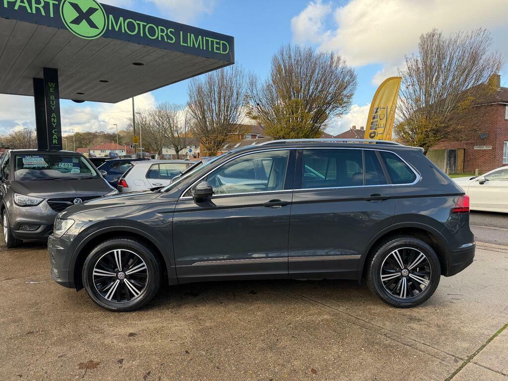 Volkswagen Tiguan 2.0 Tdi Se Navigation Euro 6 S S WP67UJS Grey #4