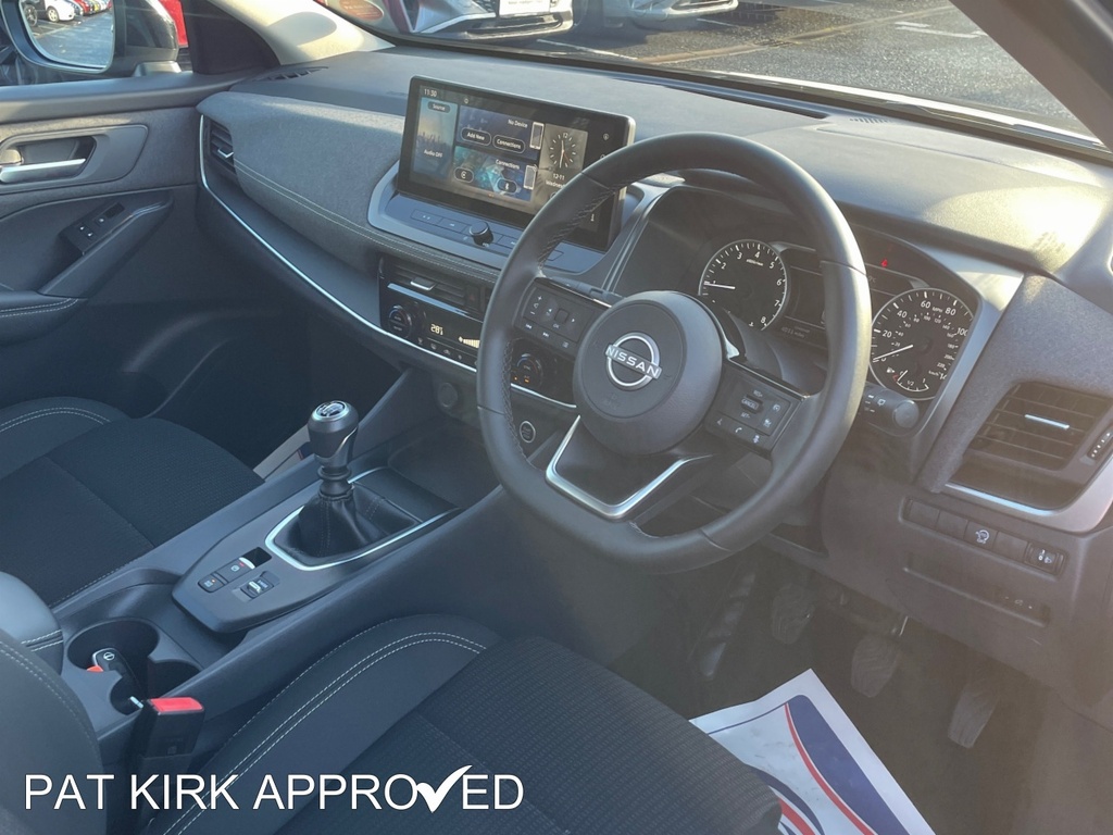 Nissan Qashqai 1.3 Dig-t Mh Acenta Premium VK74FXJ Black #4